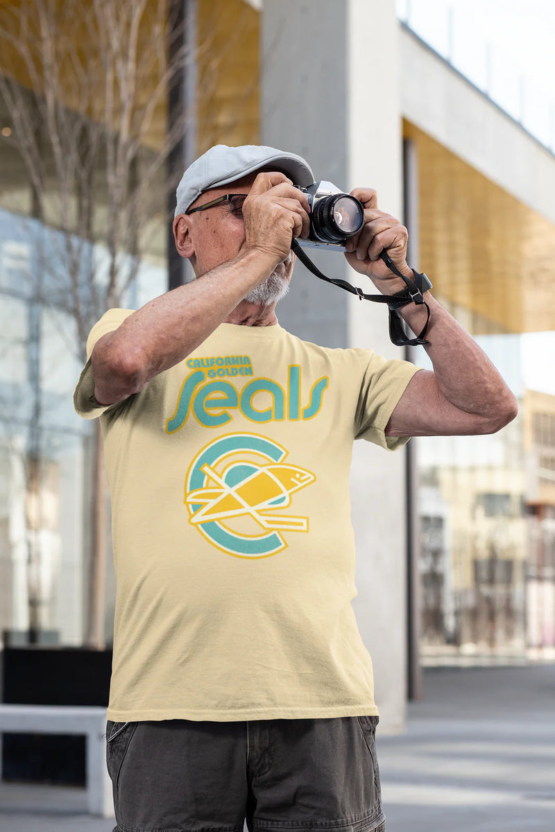 Load image into Gallery viewer, California Golden Seals 1967 Ice Hockey T-shirt